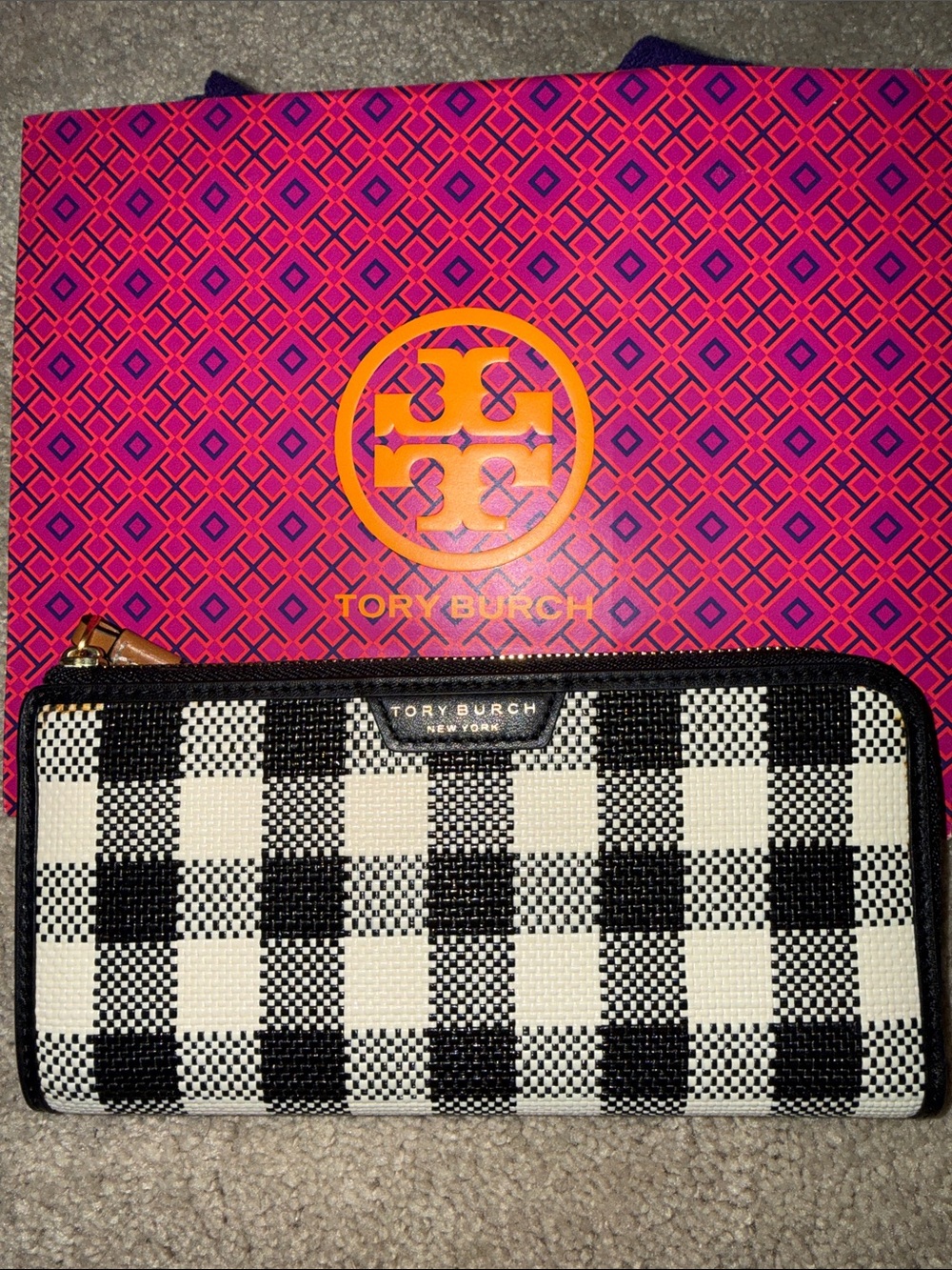 Tory Burch Black & Cream Gingham Zip Wallet, NWOT